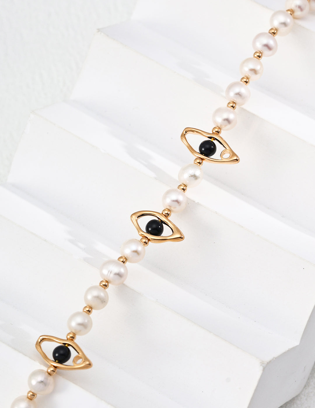 Topo Revive Guardian Eye Pearl & Black Onyx Necklace