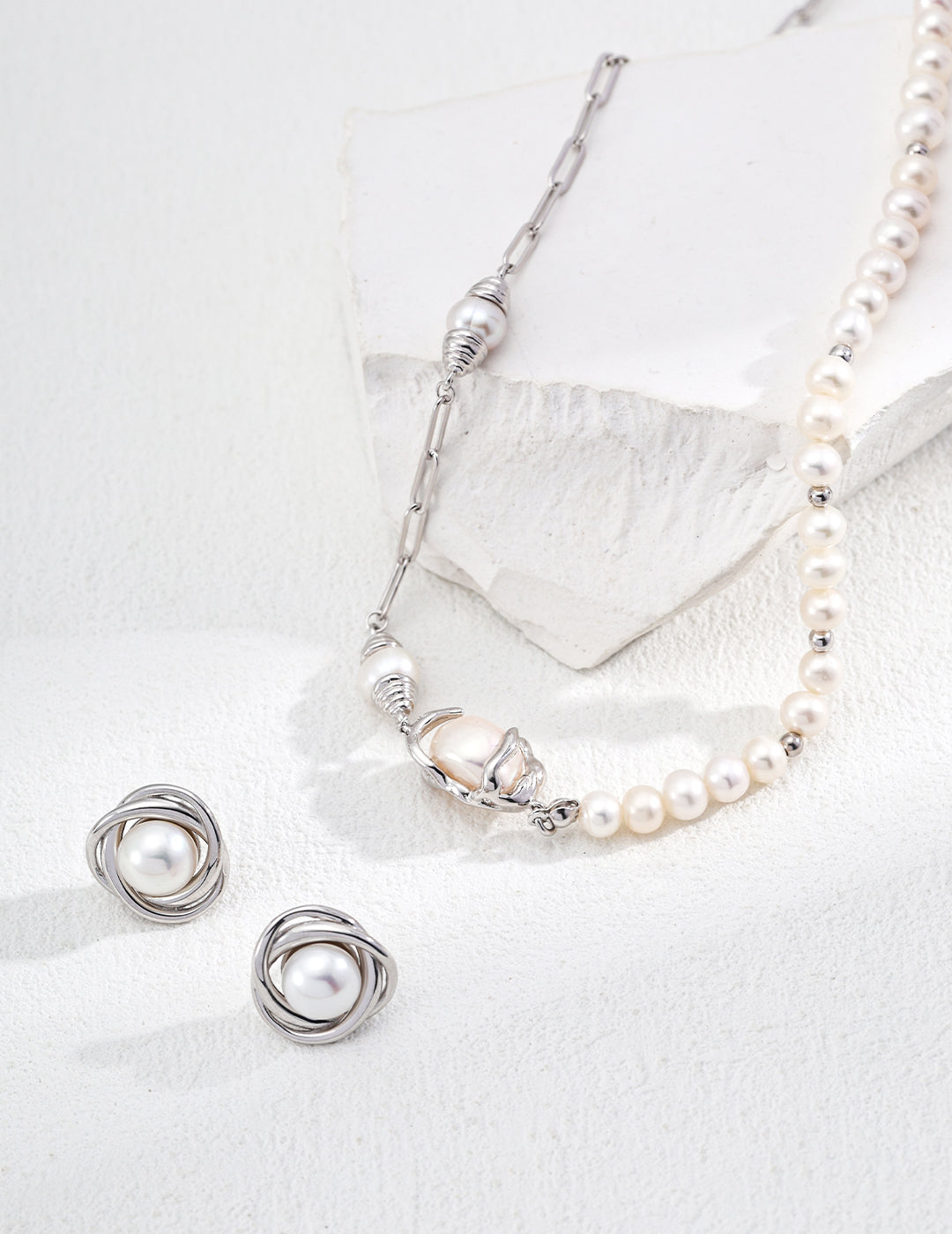 Topo Revive Asymmetrical Pearl and Sterling Silver Necklace
