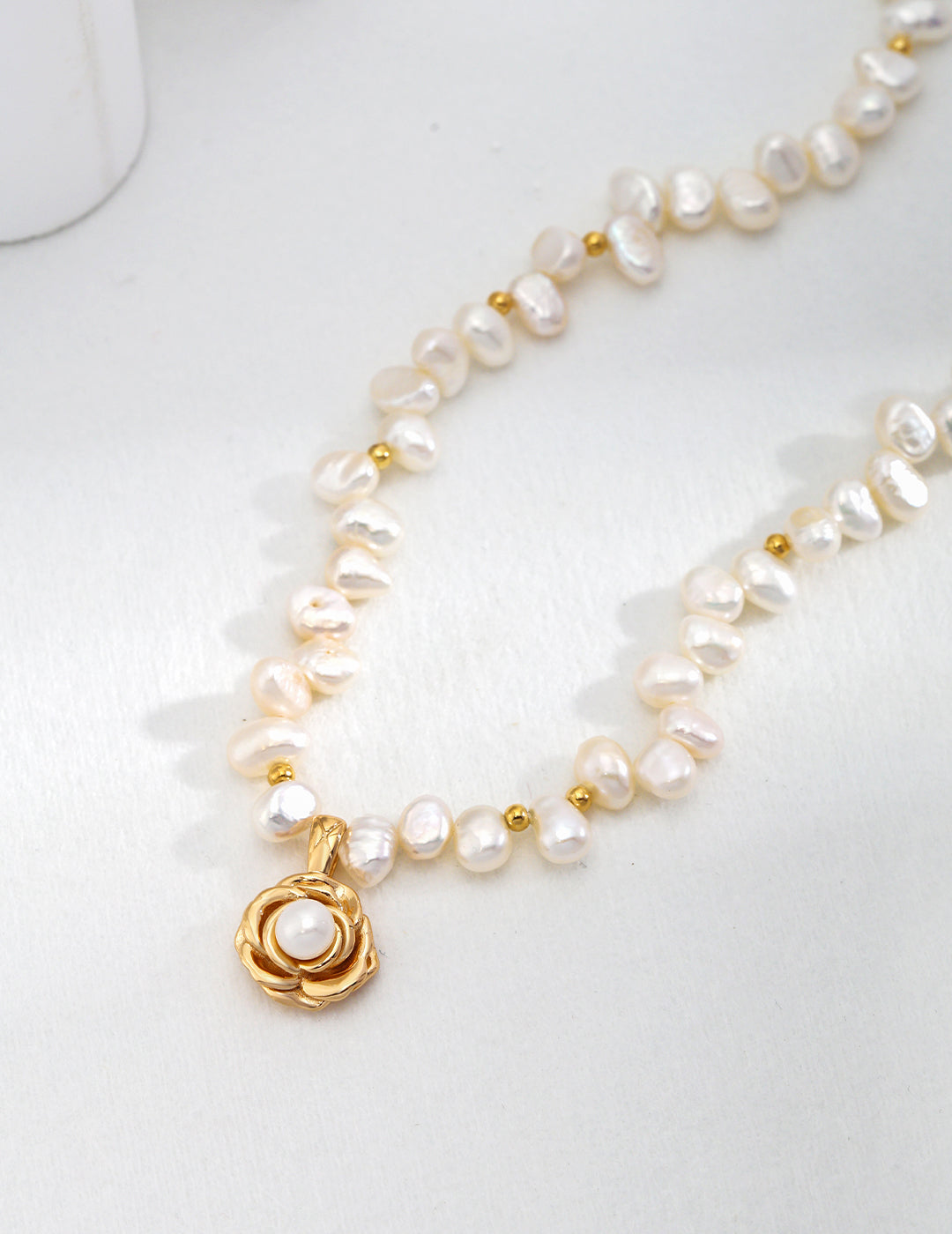 Topo Revive Camellia Irregularly Shaped Natural Pearl Necklace