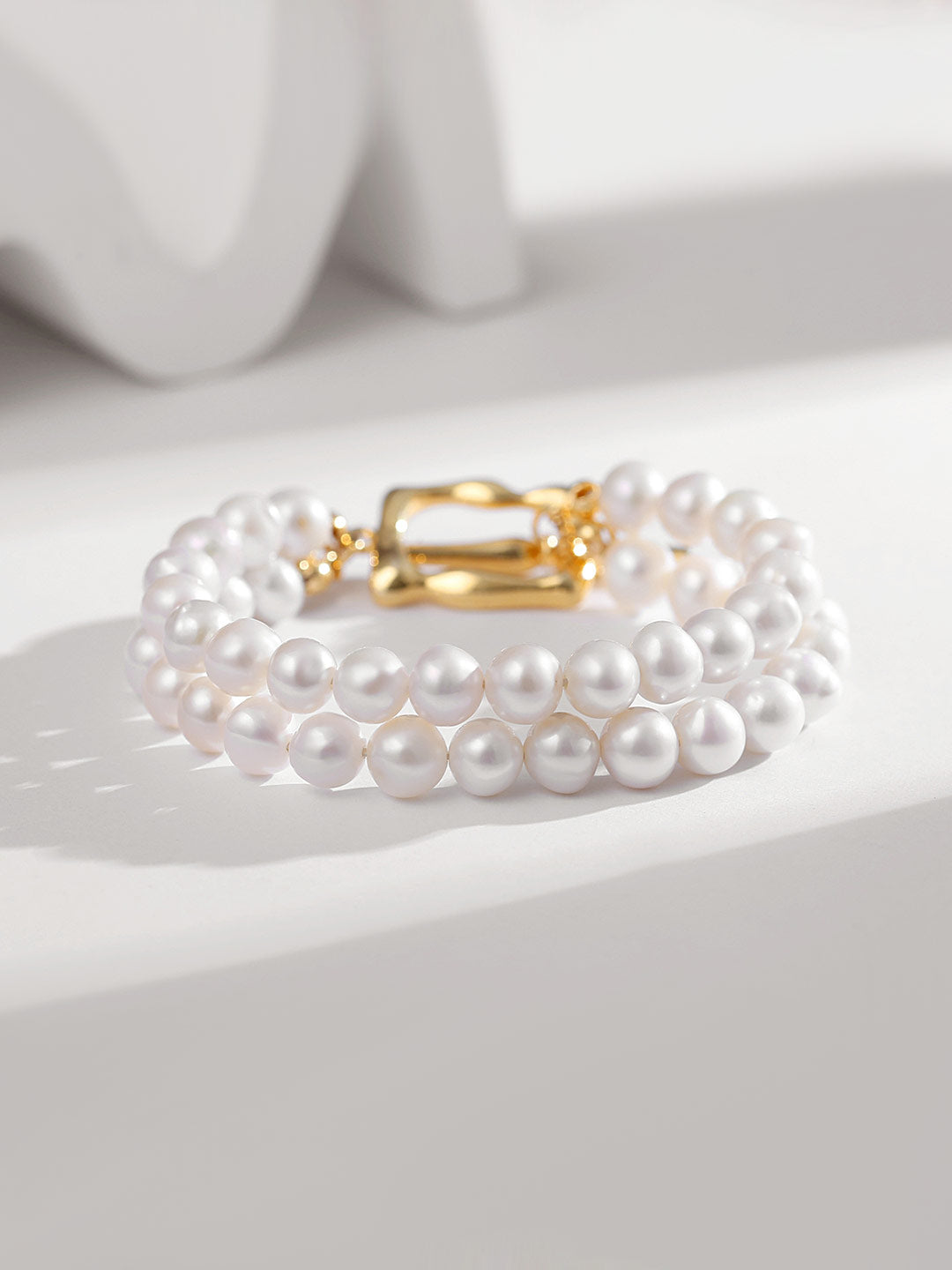 Topo Revive Silver Minimalist Natural Pearl Bracelet with Organic Bar Lock