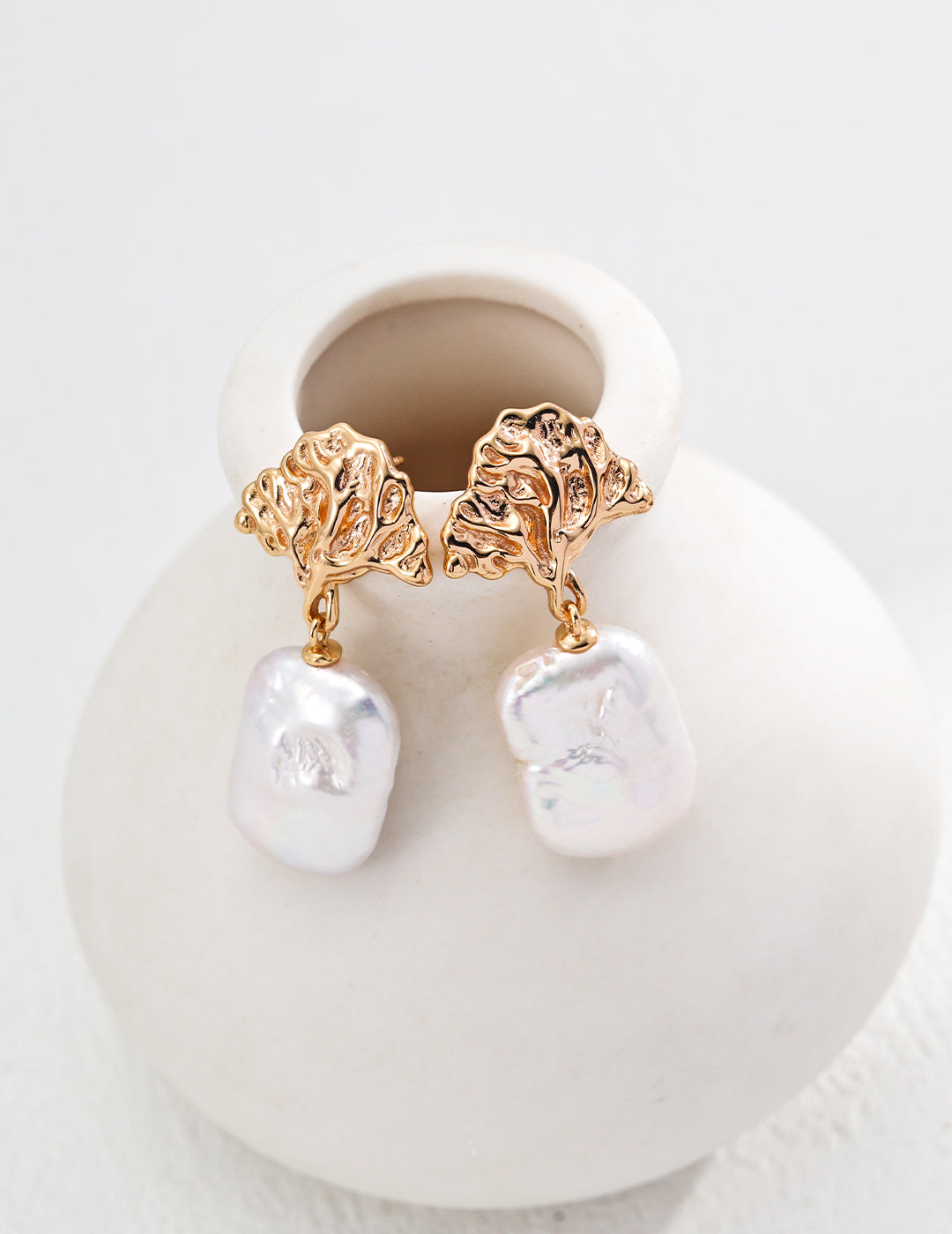 Topo Revive Tree-Shaped Baroque Pearl Earrings
