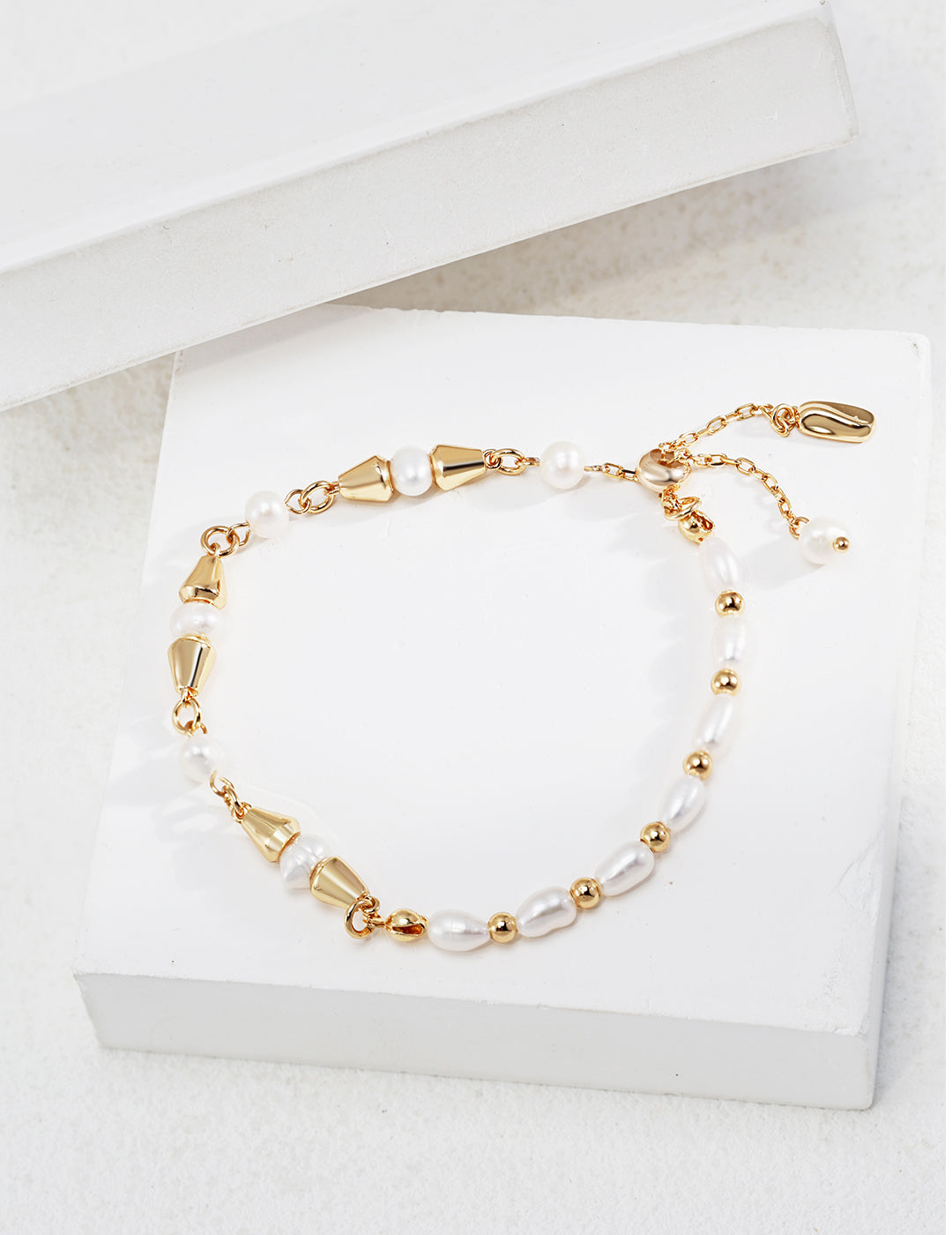 Stylish Gold Accented Baroque Pearl Bracelet