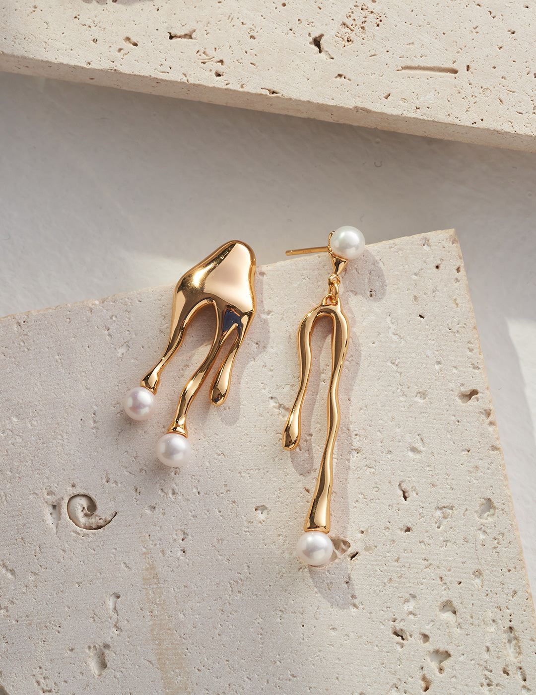 Liquid Flow Asymmetrical Pearl Earrings