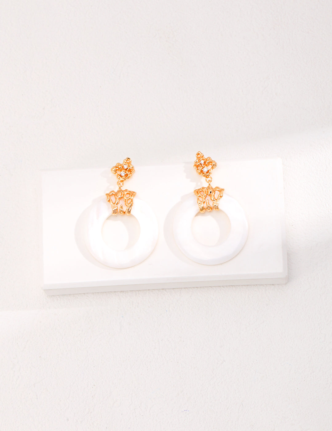 Minimalist Circular Mother-of-Pearl Earrings