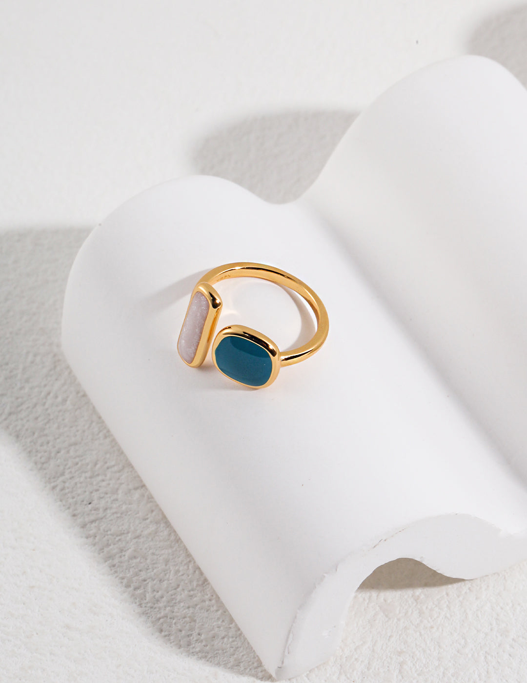 Topo Revive Macaron Enamel Ring