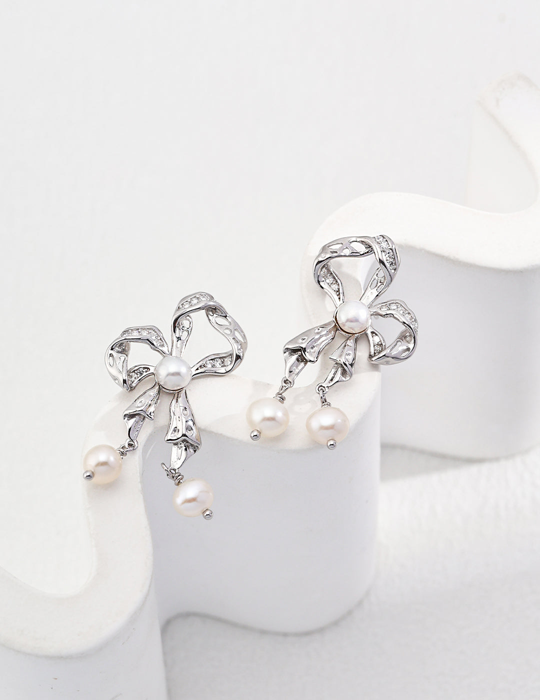 Topo Revive Elegant Bow Pearl Earrings