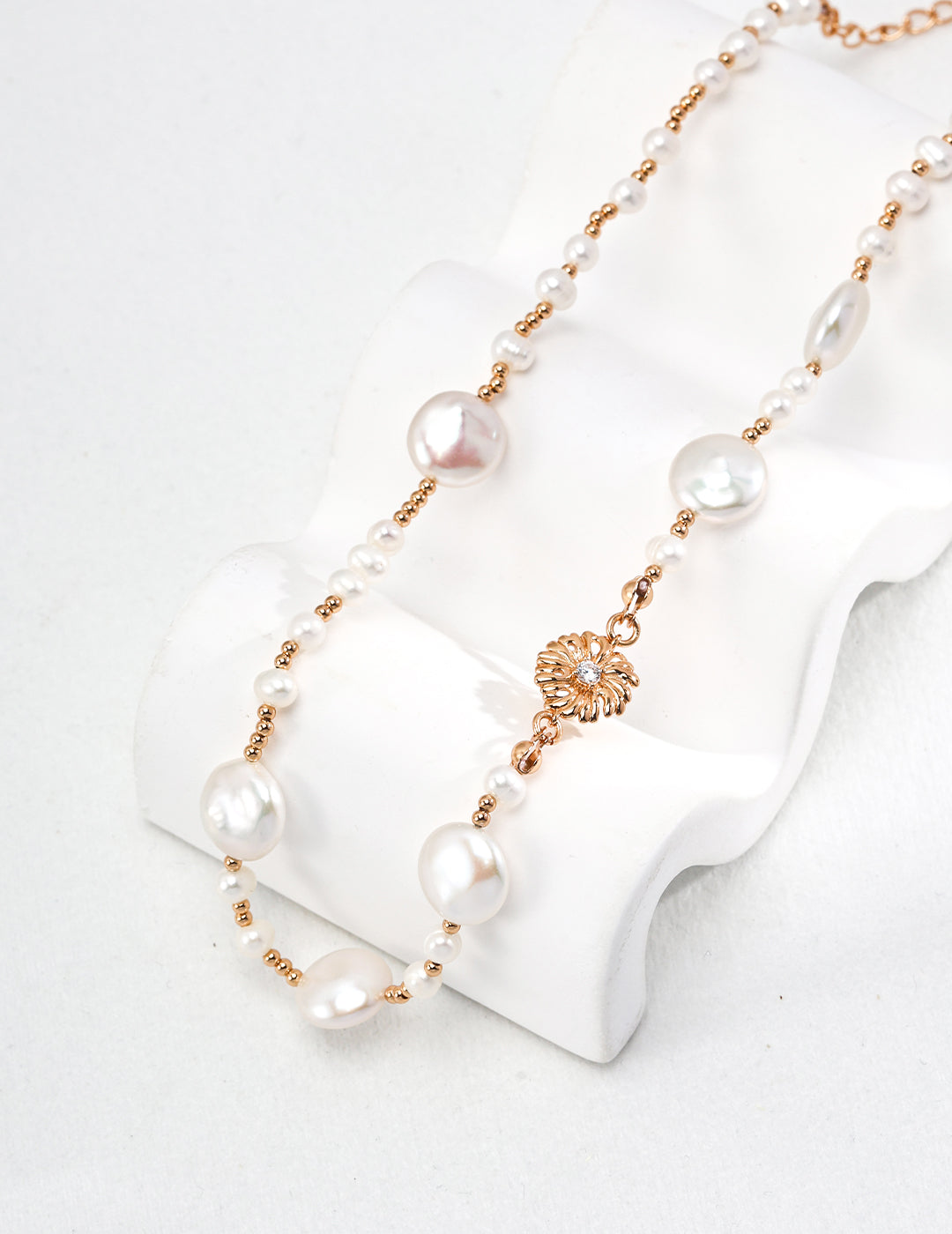 Topo Revive Floral Silver Pearl Necklace