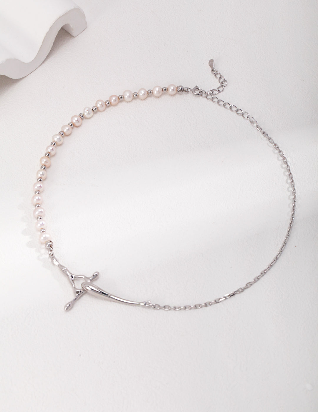 Topo Revive Half and Half Silver Pearl Necklace with Fluid Design