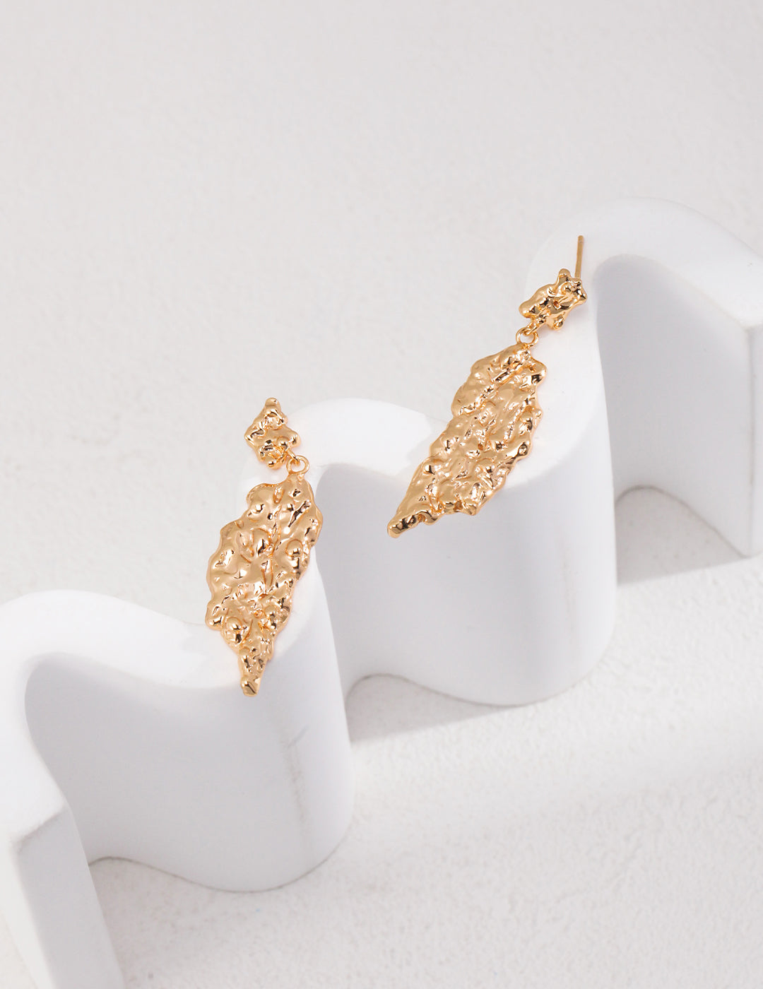 Topo Revive Molten Texture Leaf-Shaped Dangle Earrings