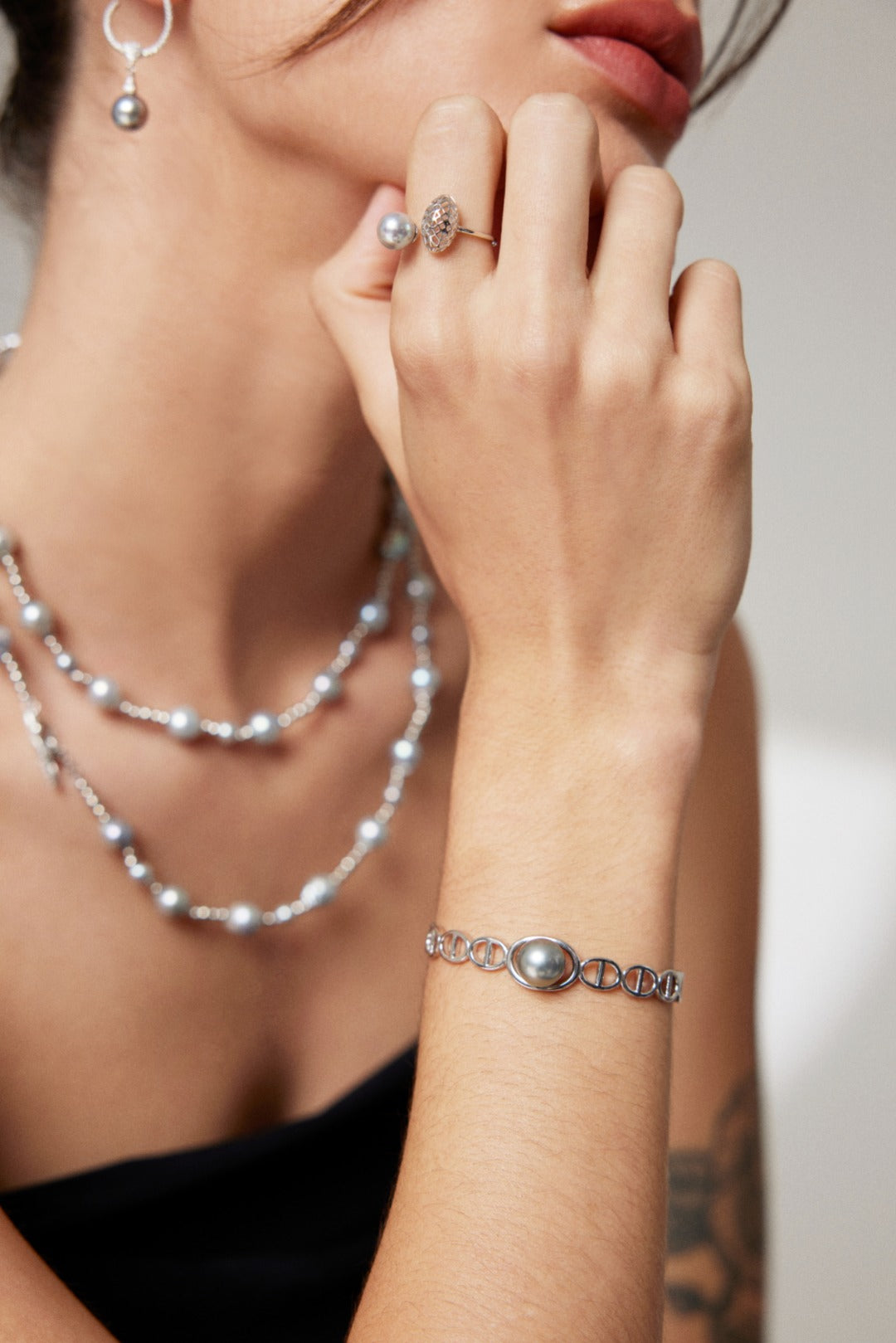 Topo Revive Platinum Grey Akoya Pearl Open Bracelet