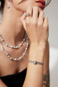 Topo Revive Platinum Grey Akoya Pearl Open Bracelet