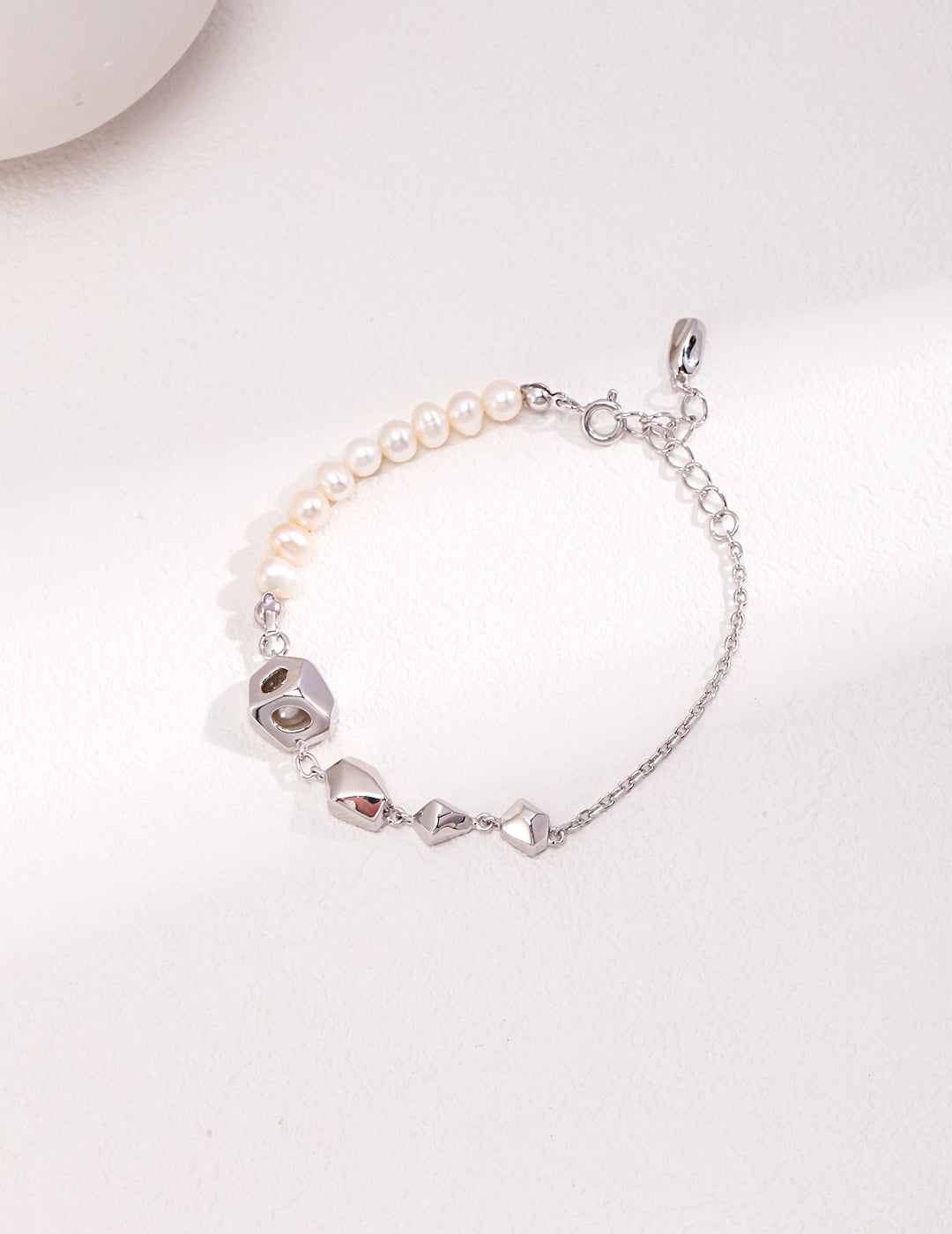 Topo Revive Silver Asymmetrical Pearl Bracelet 