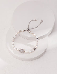 Topo Revive Timeless Elegance Pearl Bracelet with Black Onyx