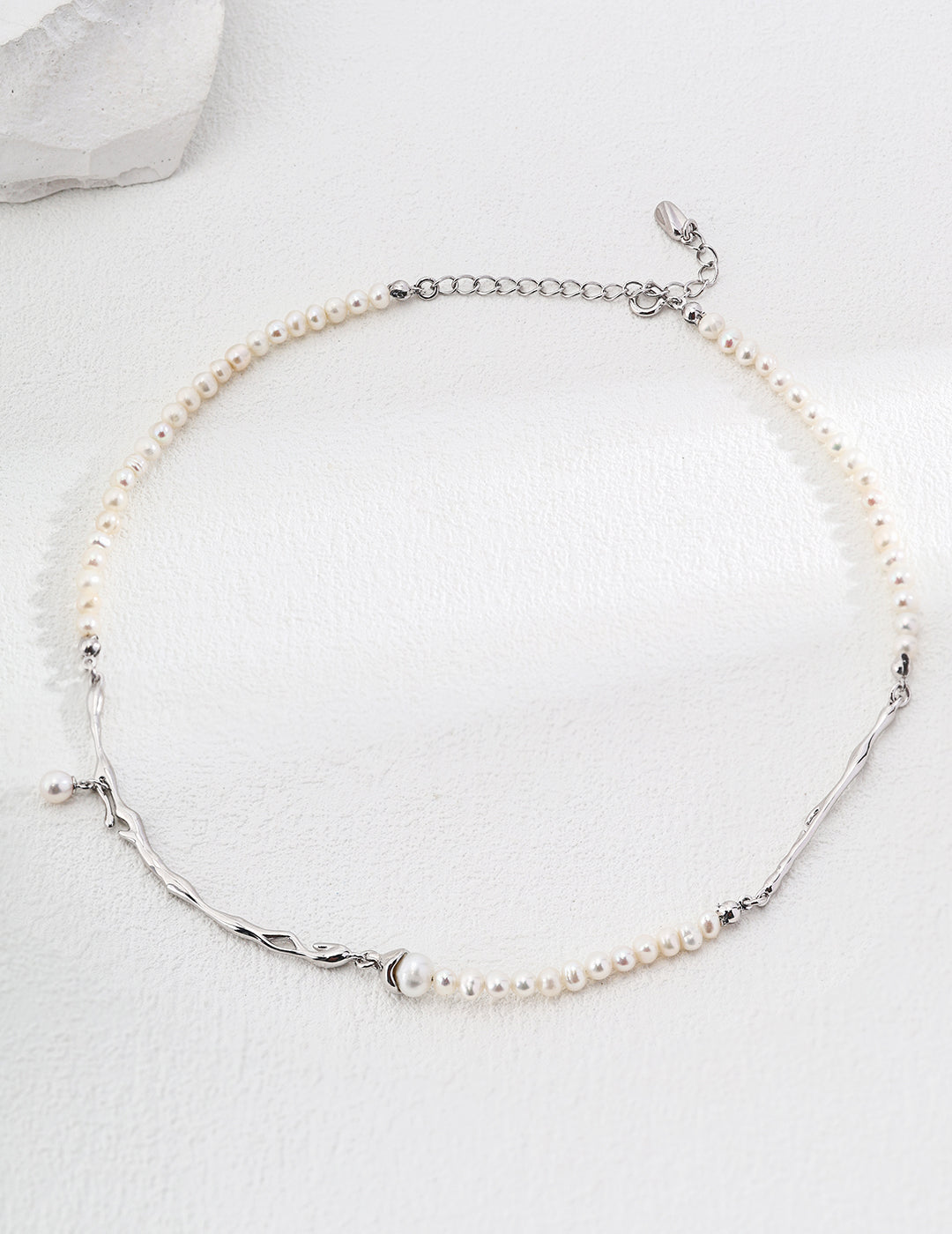 Organic Silver Short Pearl Necklace